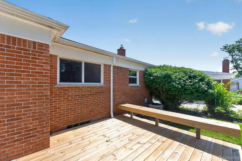 8599 Cardwell Street Westland City MI 48185
