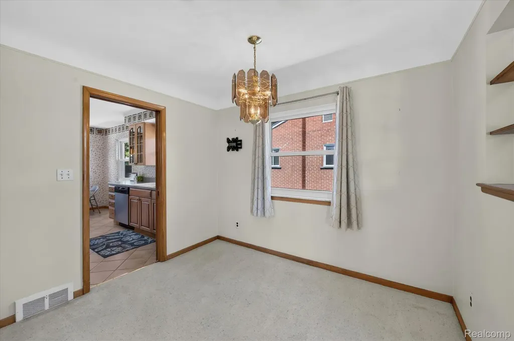 8599 Cardwell Street Westland City MI 48185