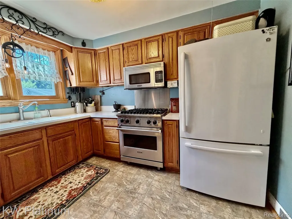 1581 Emerson Road Wales Township MI 48027