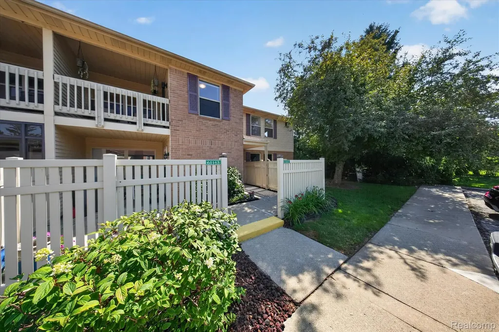 61165 Greenwood Drive South Lyon City MI 48178