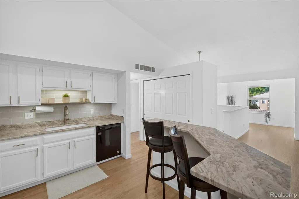 61165 Greenwood Drive South Lyon City MI 48178