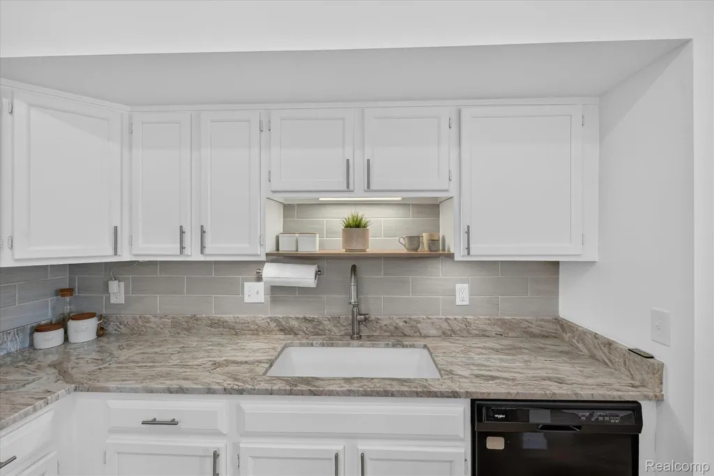 61165 Greenwood Drive South Lyon City MI 48178