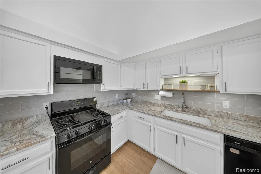61165 Greenwood Drive South Lyon City MI 48178