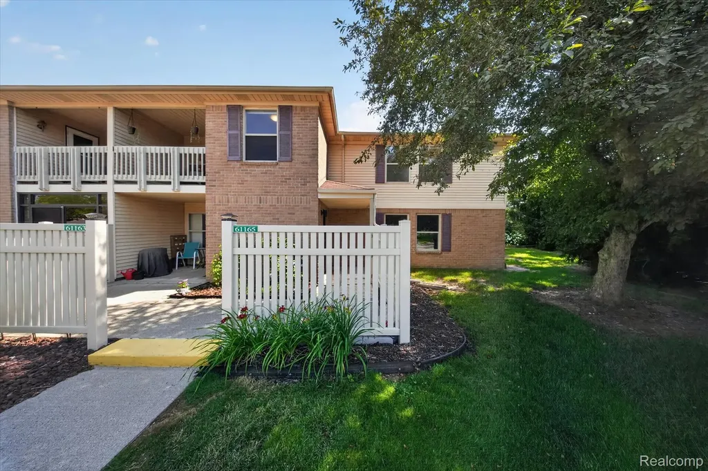 61165 Greenwood Drive South Lyon City MI 48178