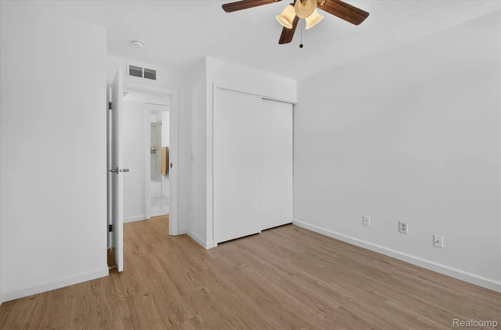 61165 Greenwood Drive South Lyon City MI 48178