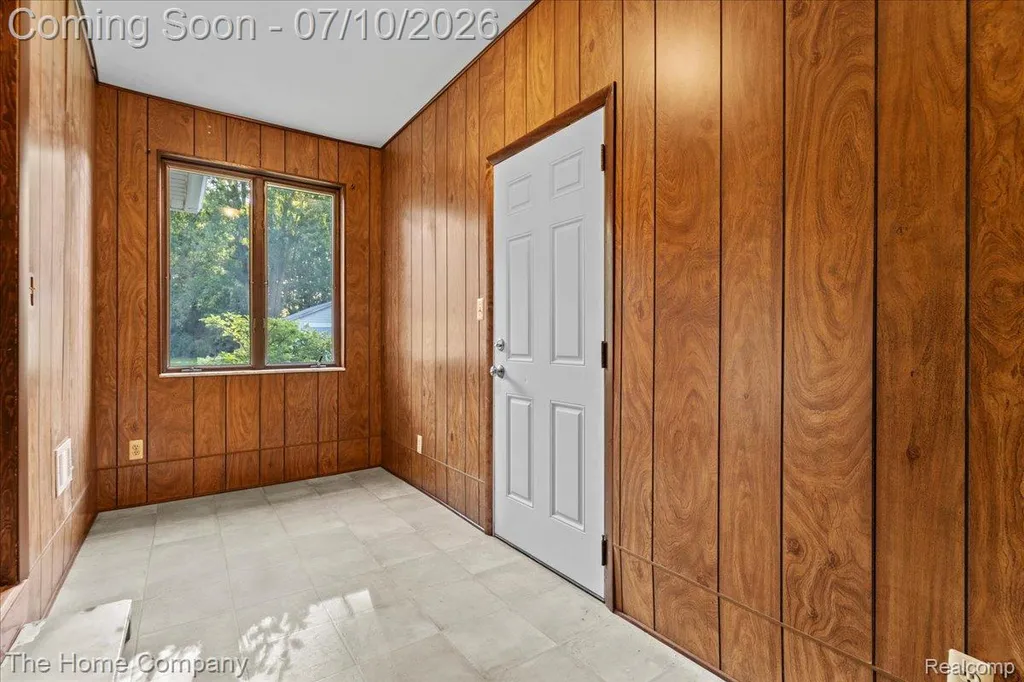 33413 Louise Avenue Clinton Charter Township MI 48035