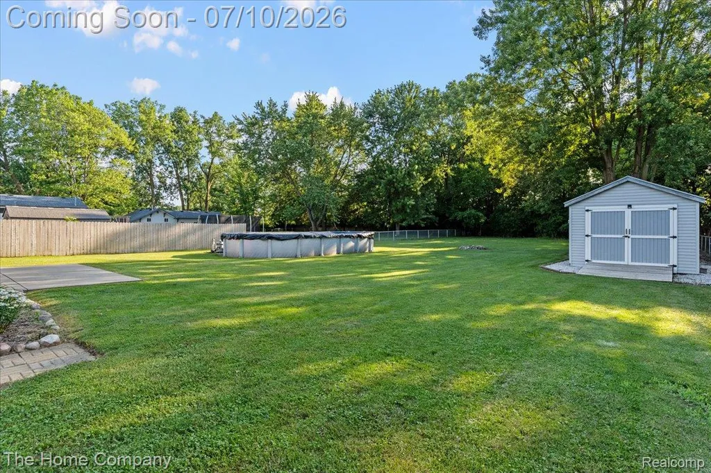 33413 Louise Avenue Clinton Charter Township MI 48035