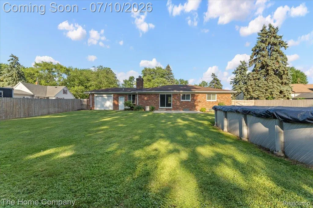 33413 Louise Avenue Clinton Charter Township MI 48035