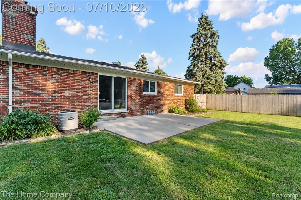 33413 Louise Avenue Clinton Charter Township MI 48035