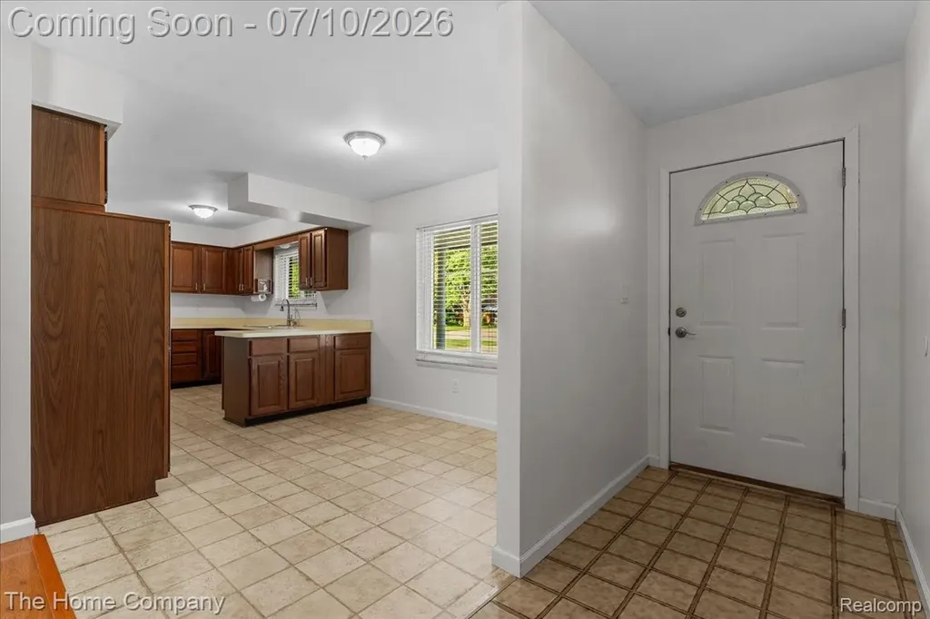 33413 Louise Avenue Clinton Charter Township MI 48035