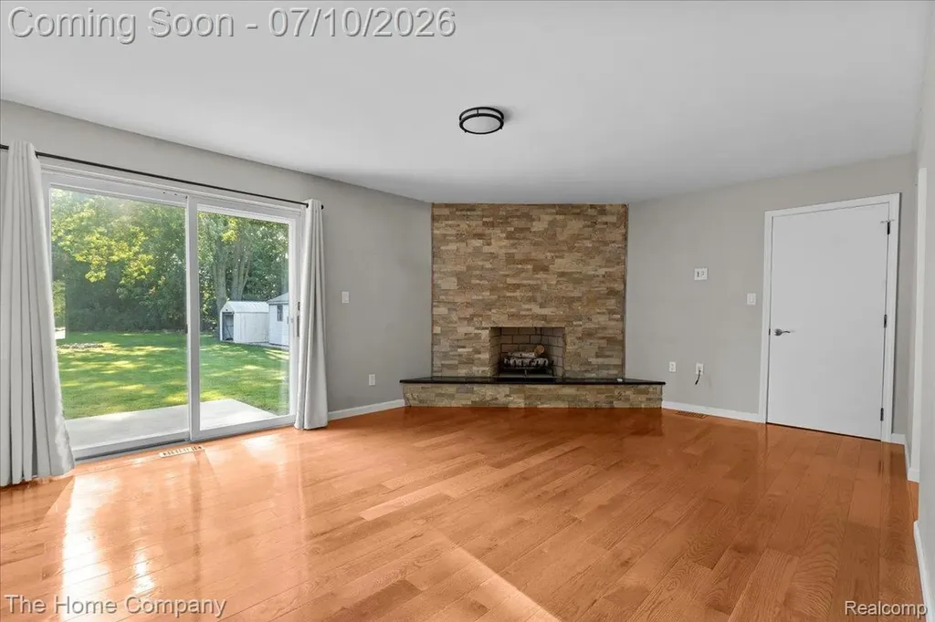 33413 Louise Avenue Clinton Charter Township MI 48035