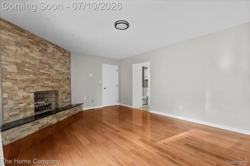 33413 Louise Avenue Clinton Charter Township MI 48035