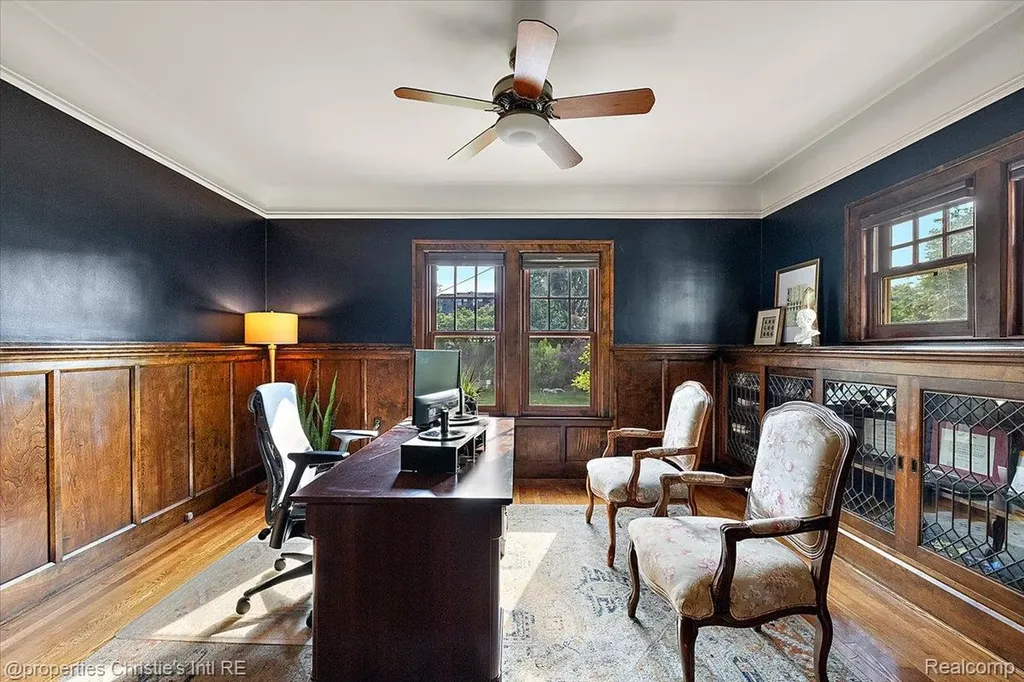 1264 Buckingham Road Grosse Pointe Park City MI 48230