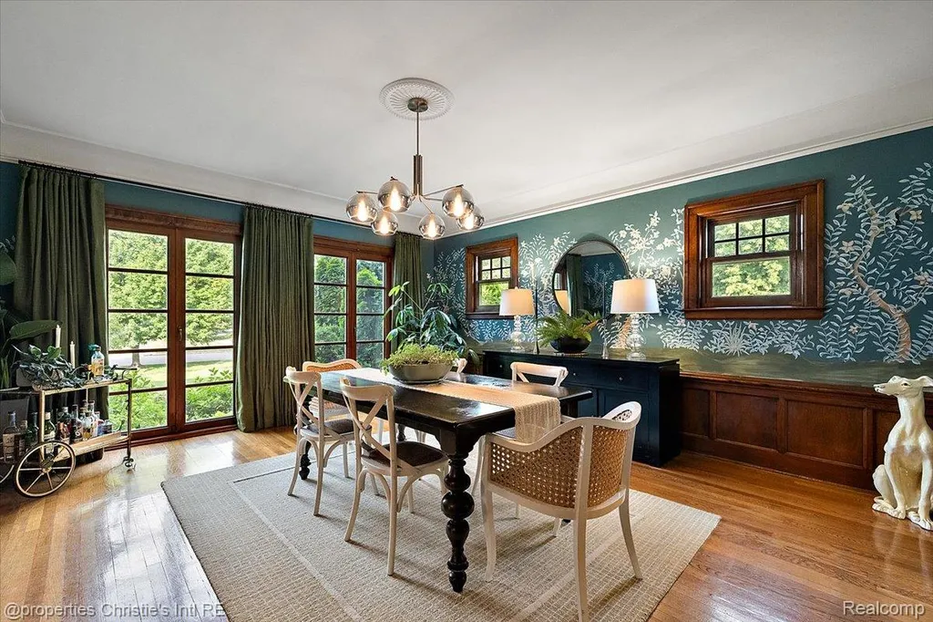1264 Buckingham Road Grosse Pointe Park City MI 48230