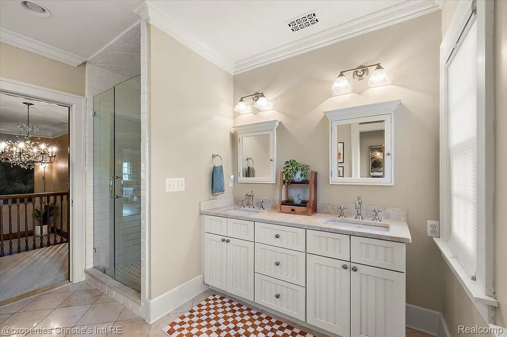1264 Buckingham Road Grosse Pointe Park City MI 48230