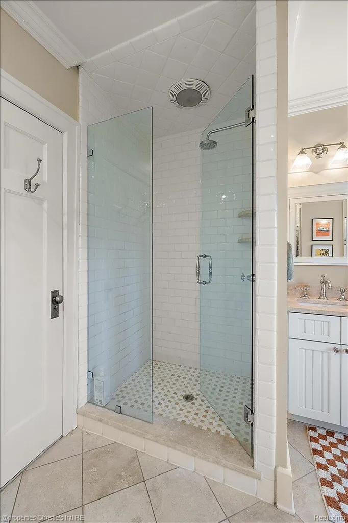 1264 Buckingham Road Grosse Pointe Park City MI 48230