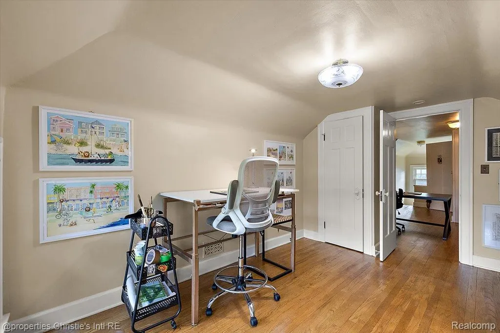 1264 Buckingham Road Grosse Pointe Park City MI 48230