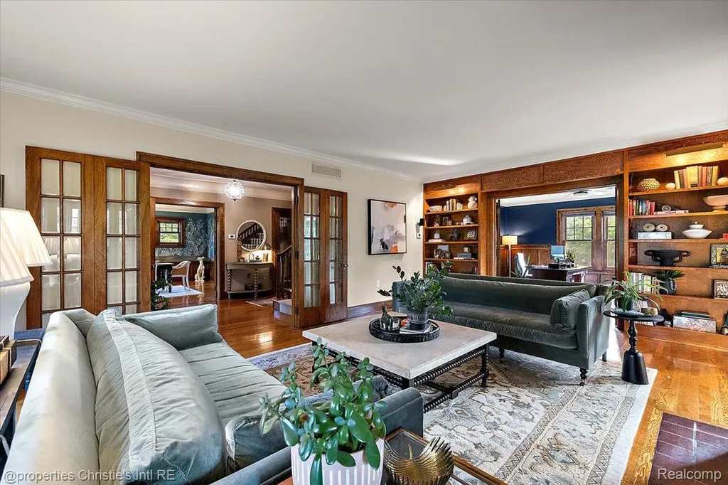 1264 Buckingham Road Grosse Pointe Park City MI 48230