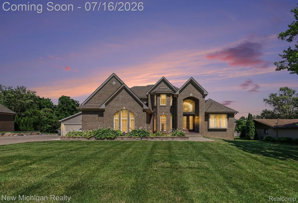 3812 Finch Drive Troy City MI 48084