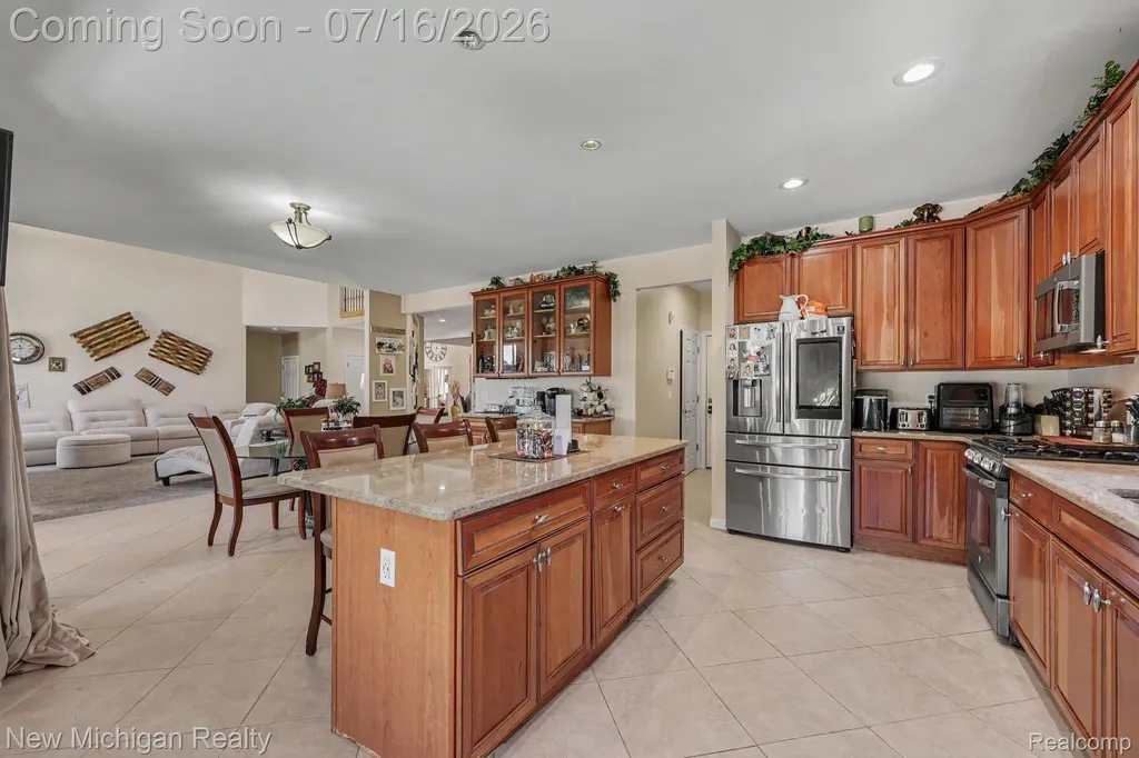 3812 Finch Drive Troy City MI 48084