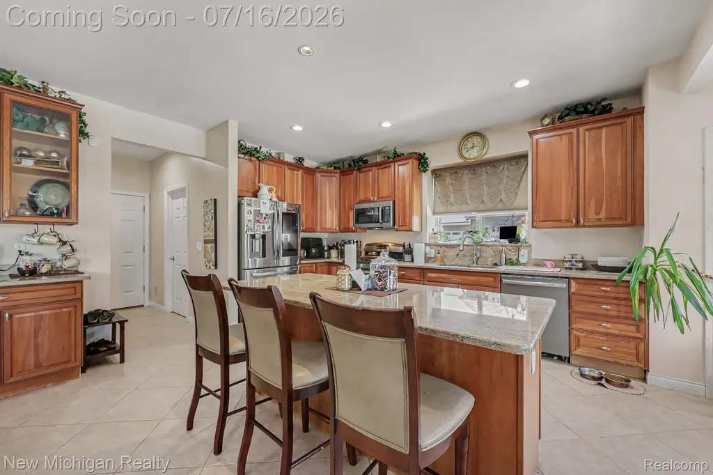 3812 Finch Drive Troy City MI 48084