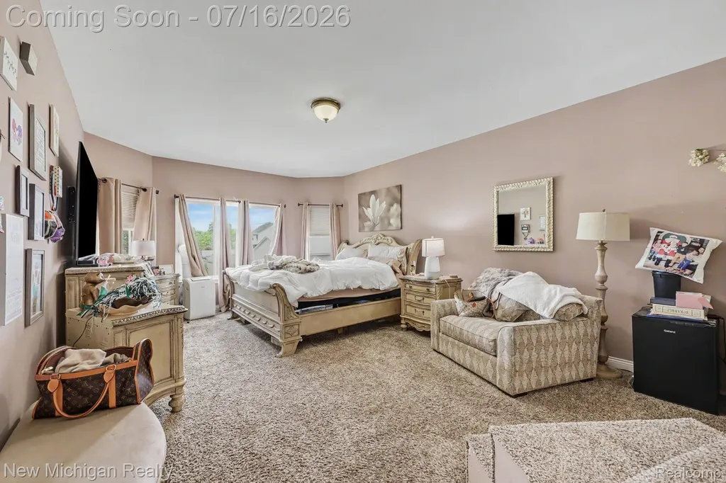 3812 Finch Drive Troy City MI 48084