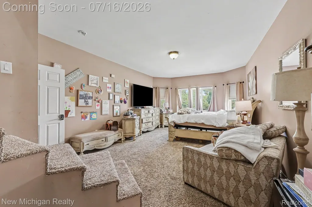 3812 Finch Drive Troy City MI 48084