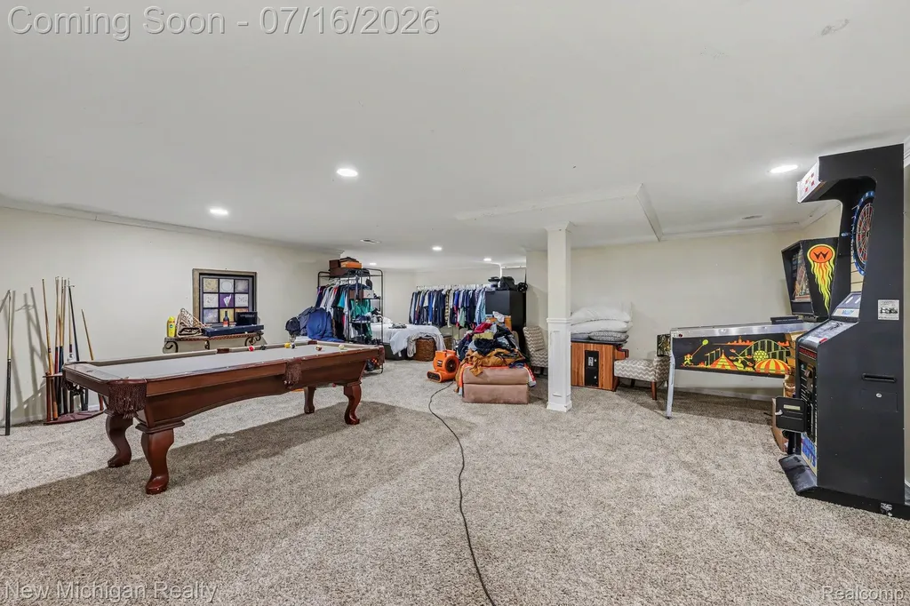 3812 Finch Drive Troy City MI 48084