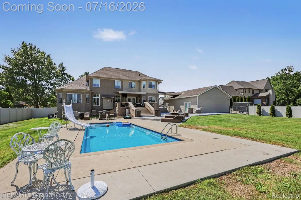 3812 Finch Drive Troy City MI 48084