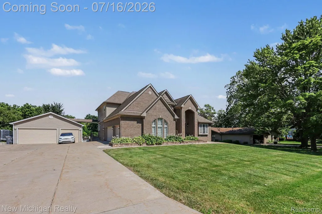 3812 Finch Drive Troy City MI 48084