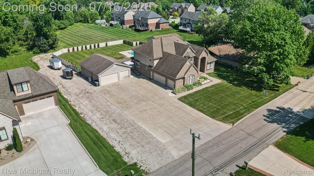 3812 Finch Drive Troy City MI 48084