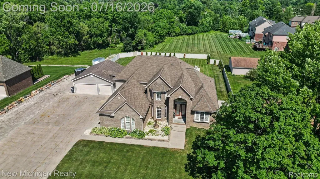 3812 Finch Drive Troy City MI 48084