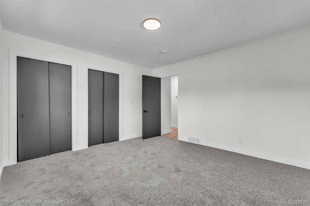 32652 Cadillac Street Farmington Hills City MI 48336