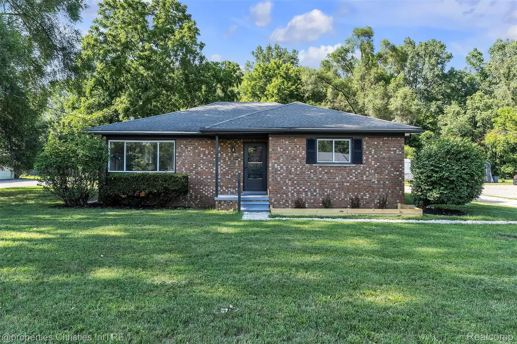 32652 Cadillac Street Farmington Hills City MI 48336
