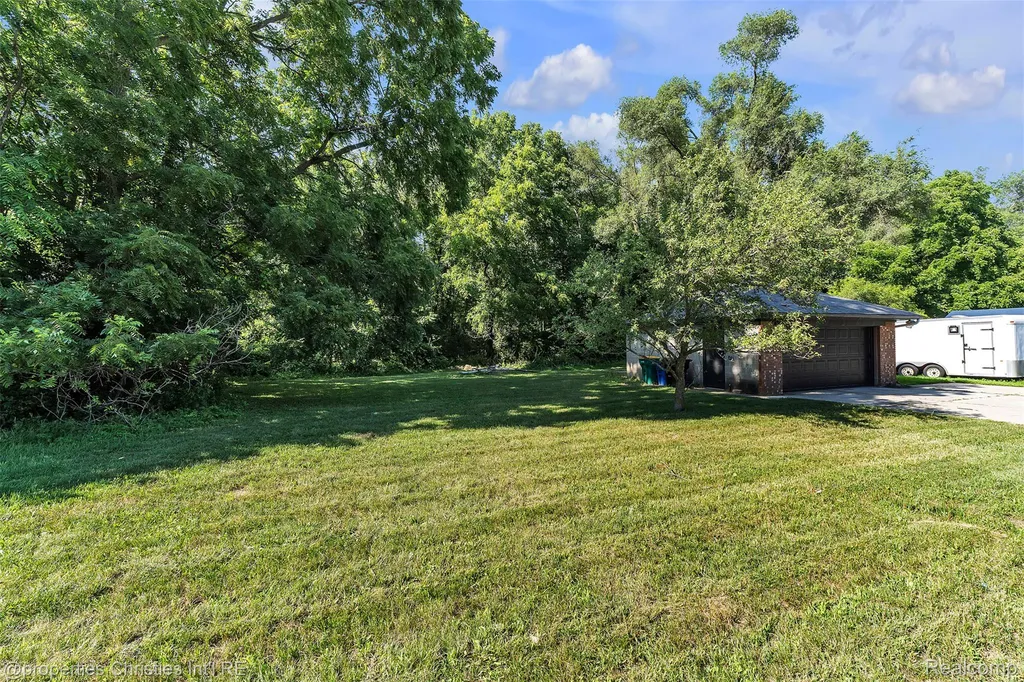 32652 Cadillac Street Farmington Hills City MI 48336
