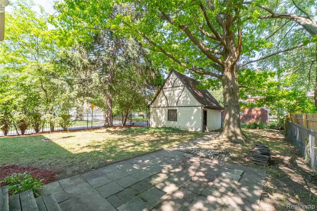 16614 Edinborough Road Detroit City MI 48219