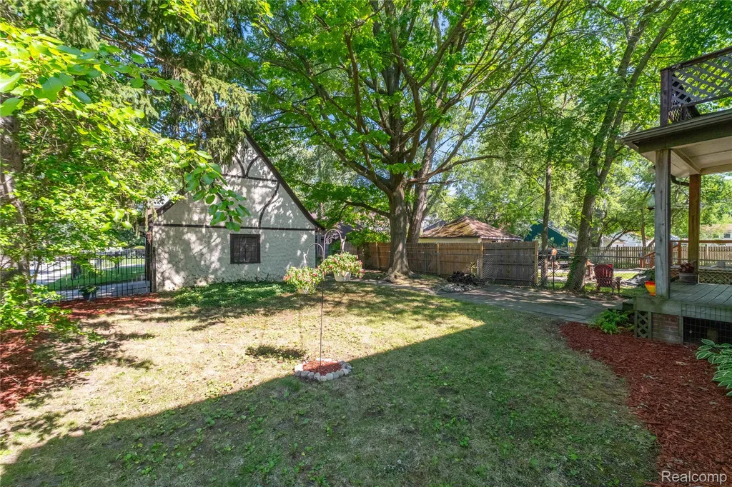 16614 Edinborough Road Detroit City MI 48219