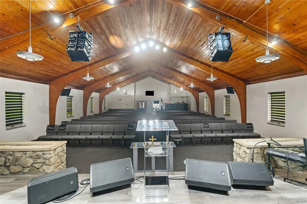 6202 Dupont Street Flint City MI 48505