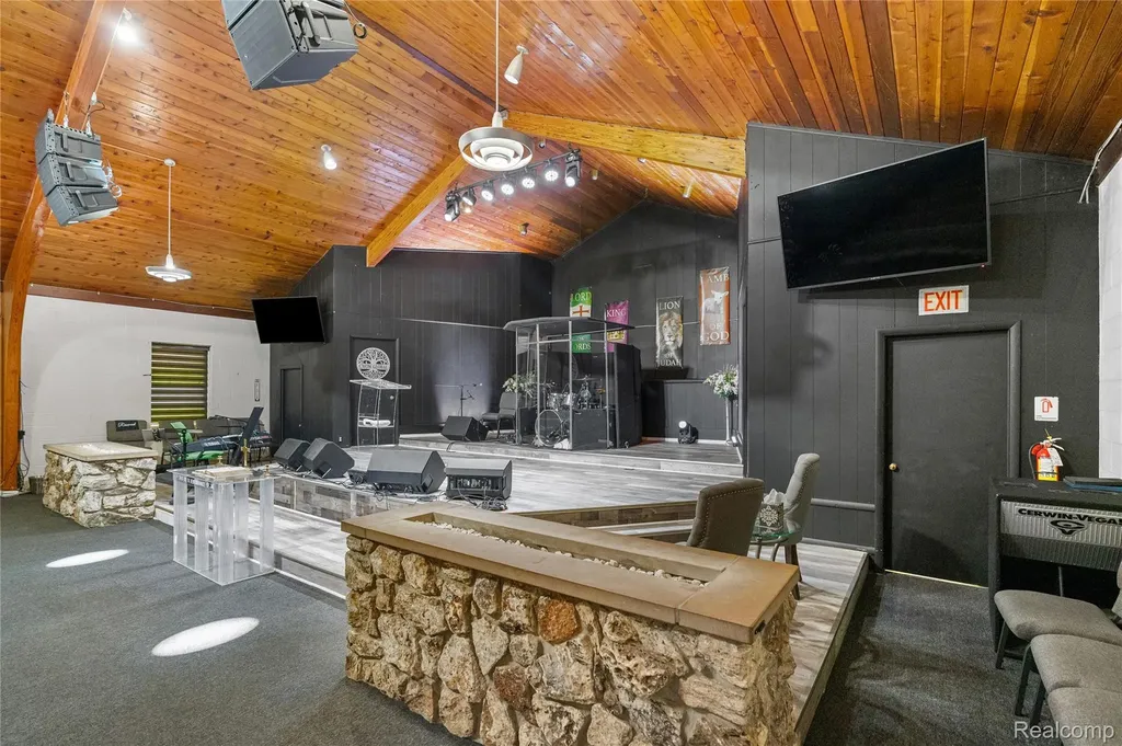 6202 Dupont Street Flint City MI 48505