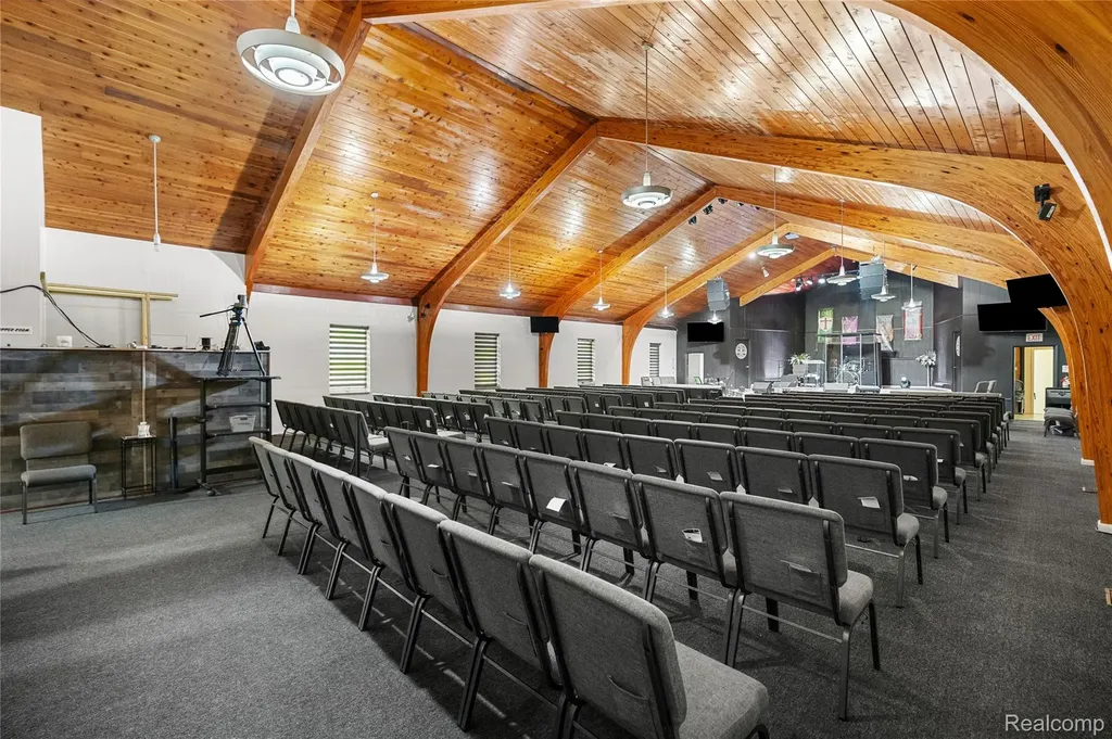 6202 Dupont Street Flint City MI 48505