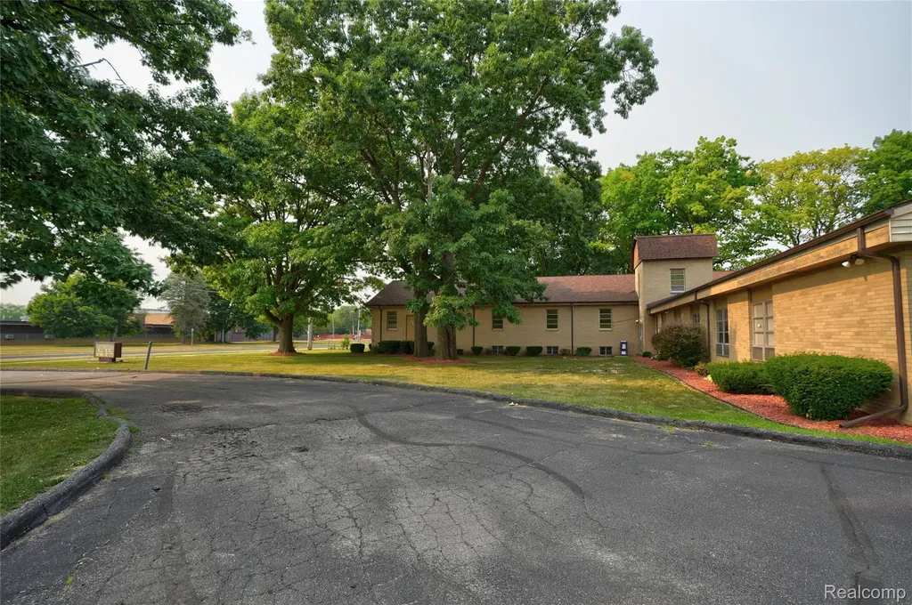 6202 Dupont Street Flint City MI 48505