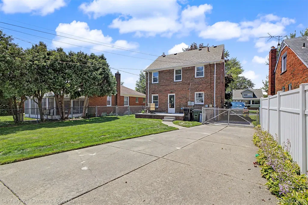 6821 Kolb Avenue Allen Park City MI 48101
