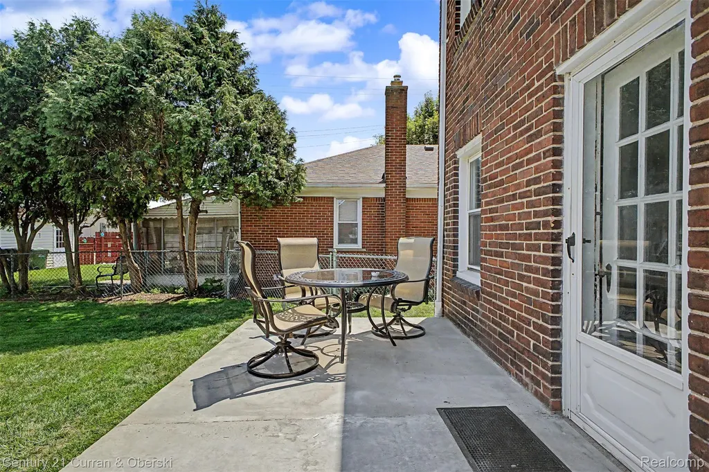 6821 Kolb Avenue Allen Park City MI 48101