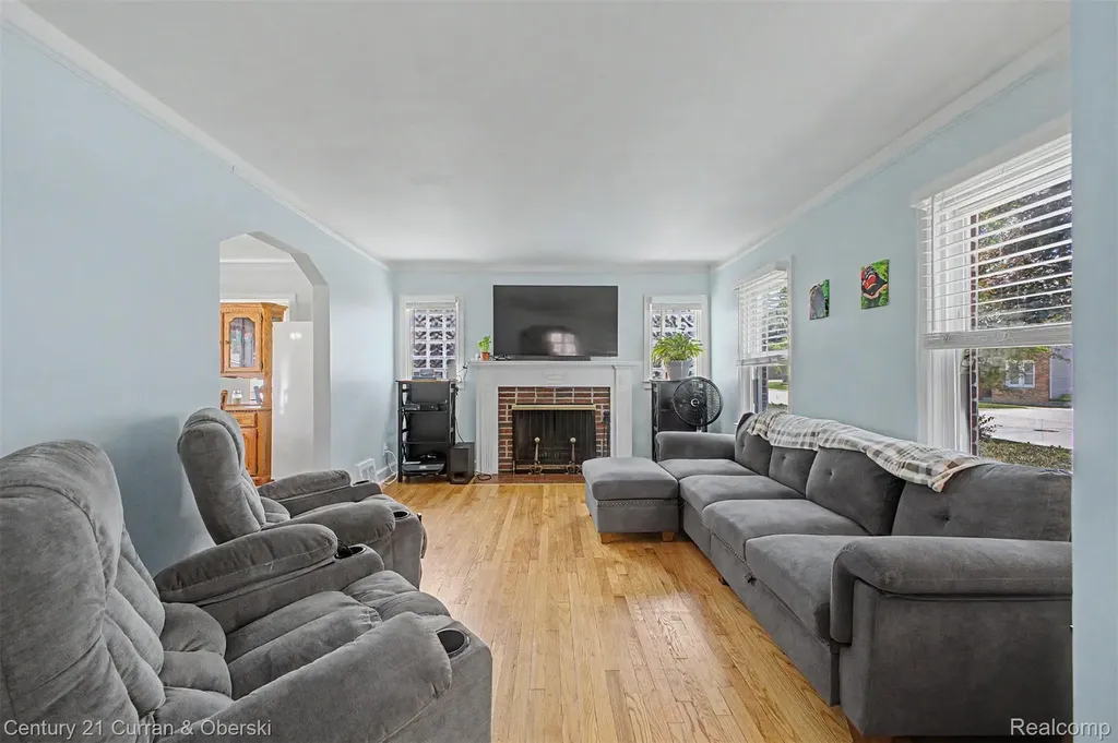 6821 Kolb Avenue Allen Park City MI 48101