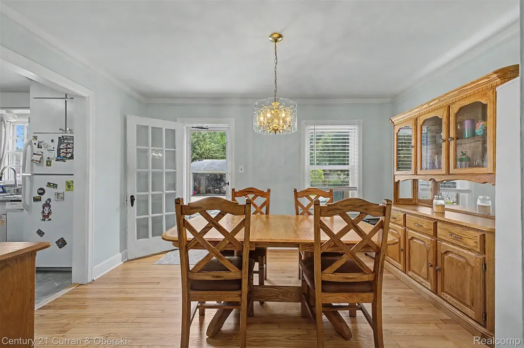 6821 Kolb Avenue Allen Park City MI 48101