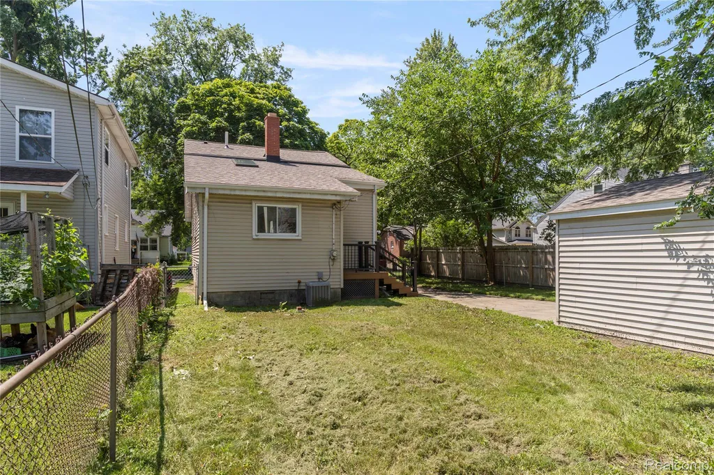 1421 Camden Street Ferndale City MI 48220
