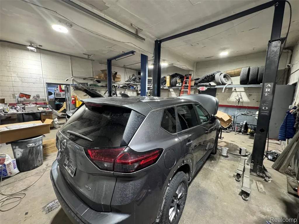 36320 S Gratiot Avenue Clinton Charter Township MI 48035