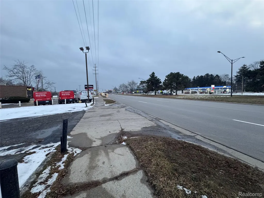 36320 S Gratiot Avenue Clinton Charter Township MI 48035