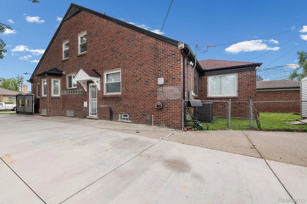 19371 Monica Street Detroit City MI 48221