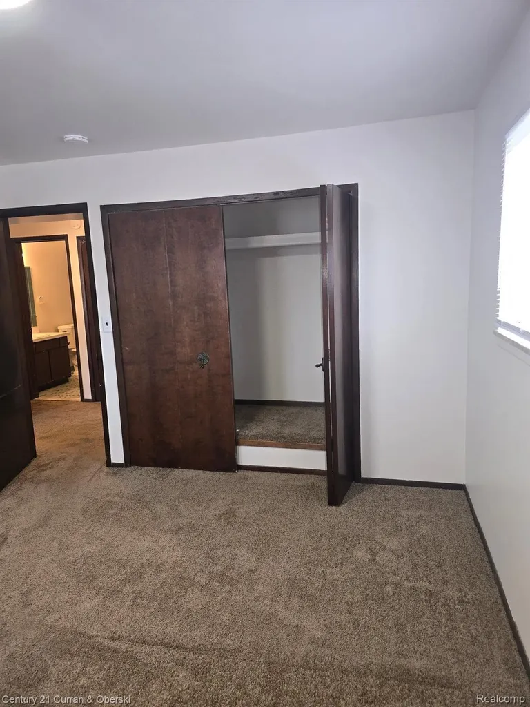 1870 Saint Johns Boulevard Lincoln Park City MI 48146